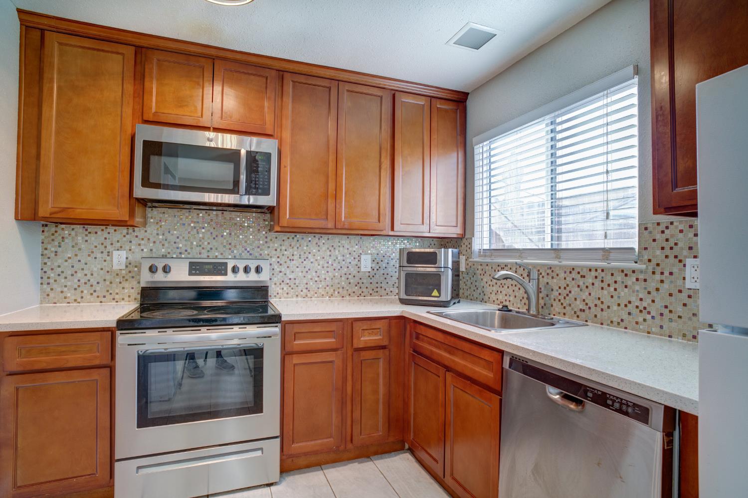 Photo #16: 225055138 Listing: Photo #16