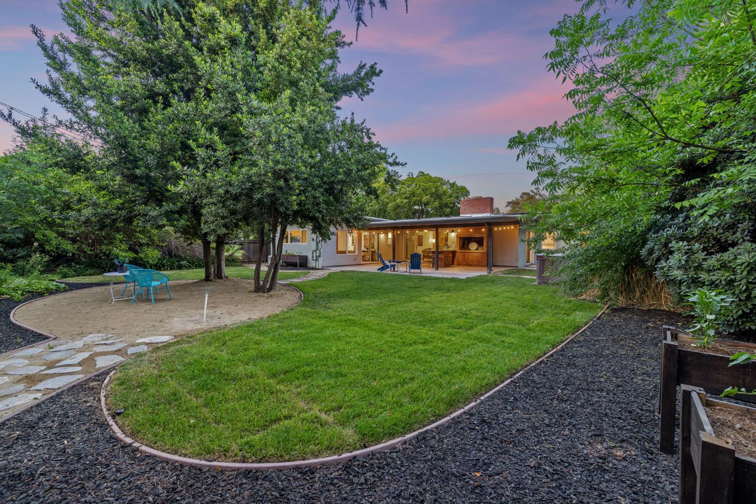 Parkside Drive, Davis, California image 49