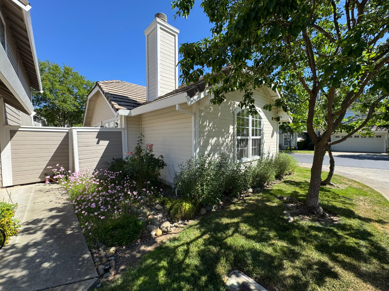Sandy Creek Drive, Folsom, California image 2