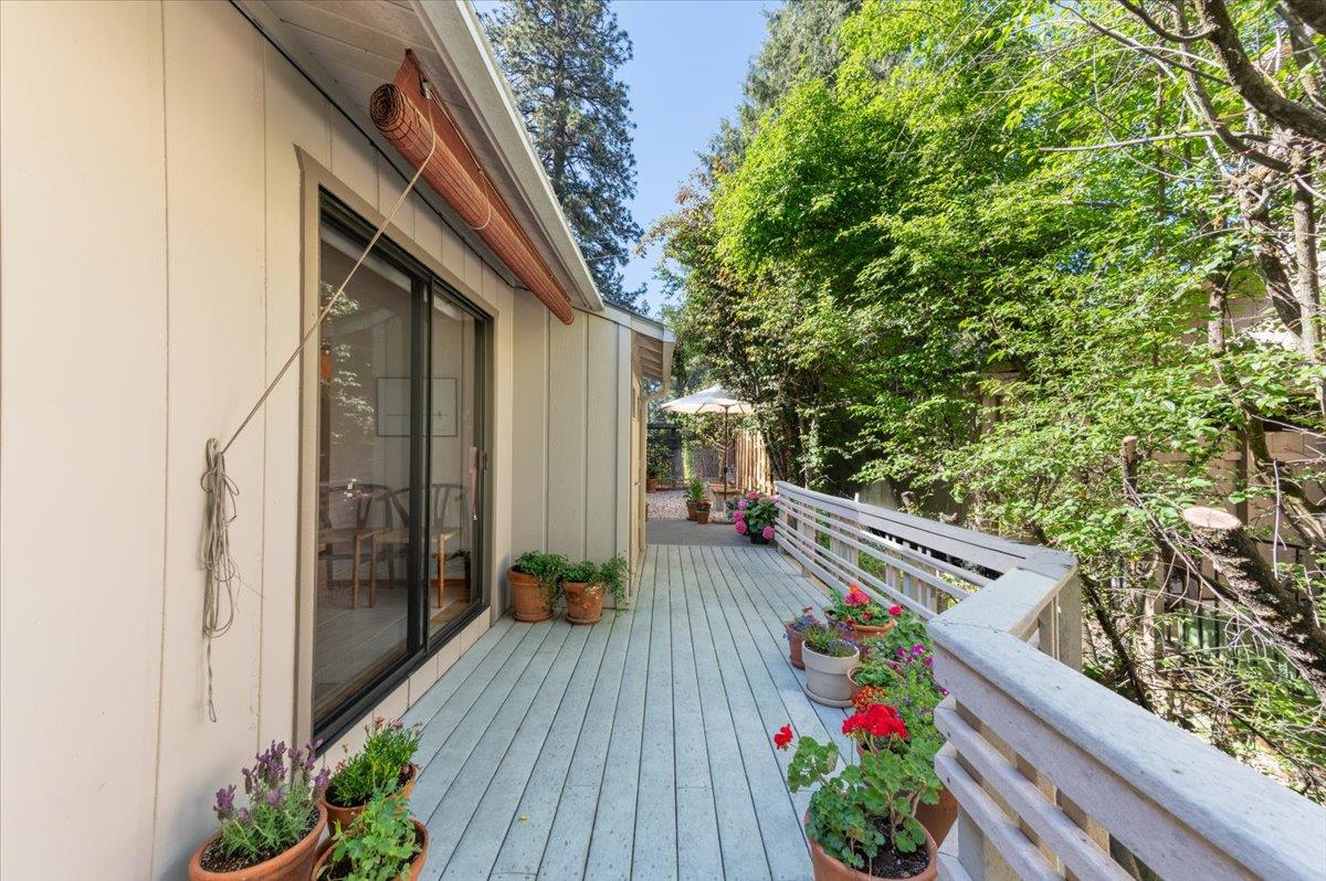Empire Court, Grass Valley, California image 38
