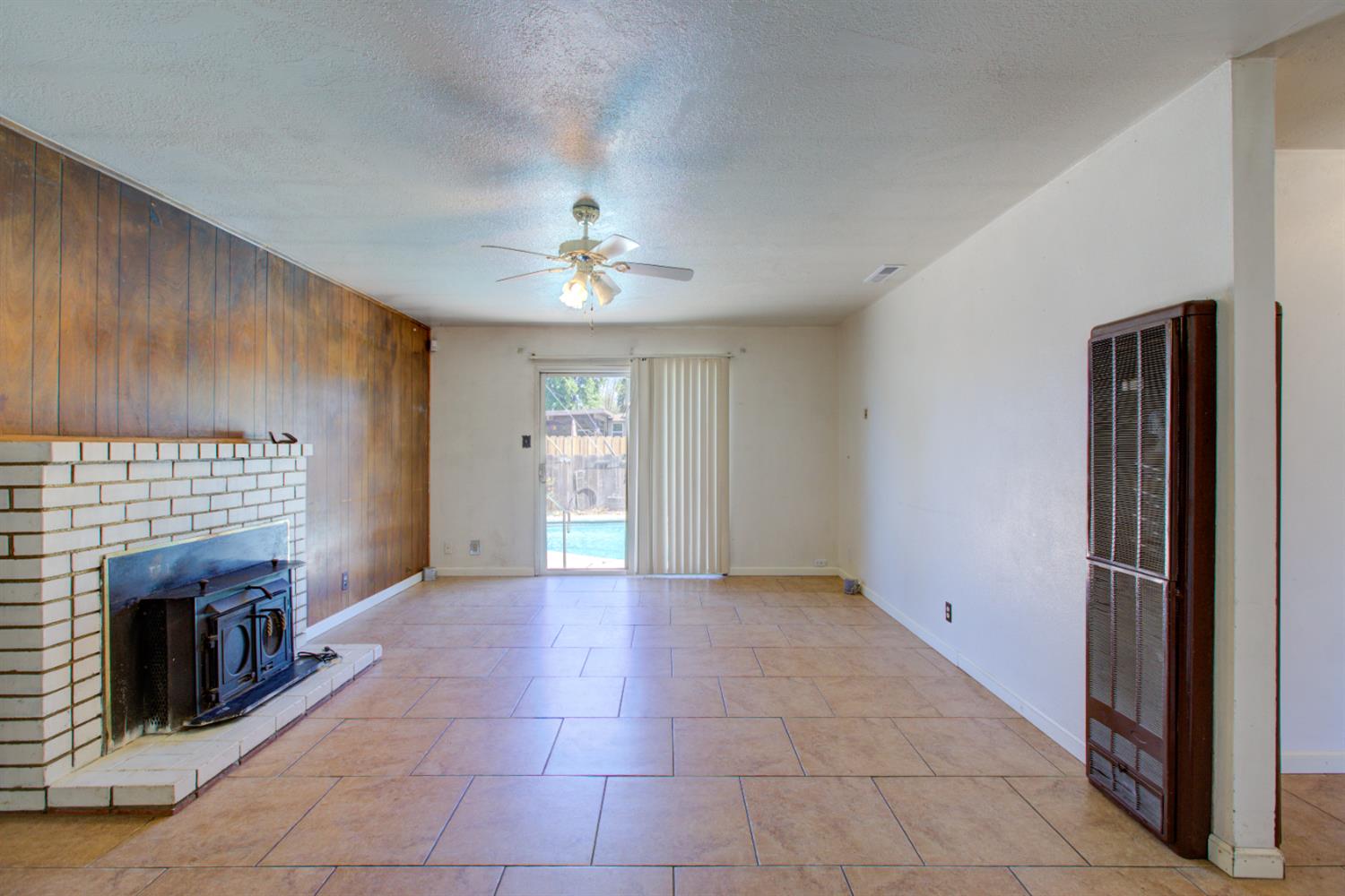 Kingsbury Avenue, Modesto, California image 2