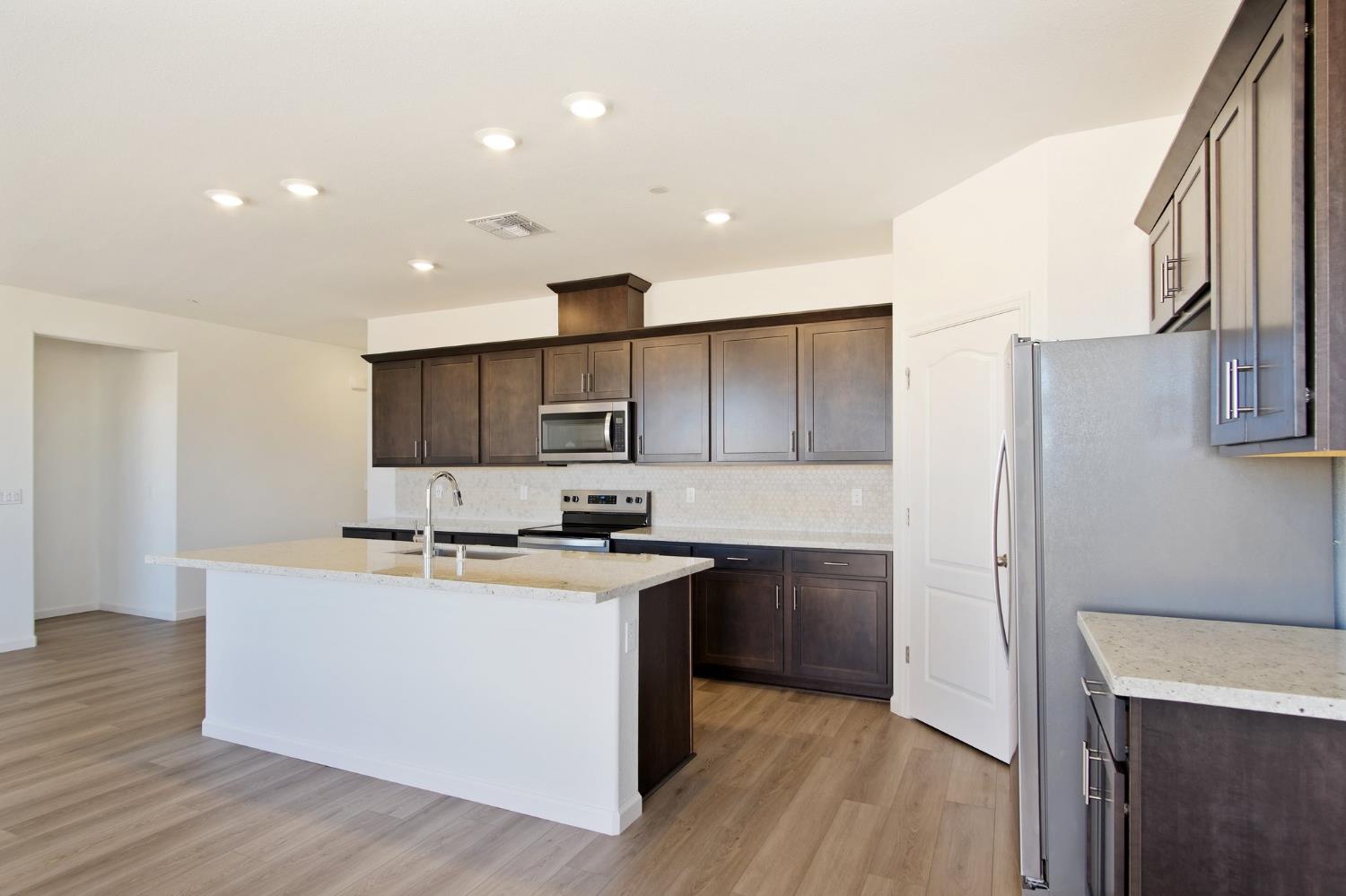 Hedaro Place, Manteca, California image 7