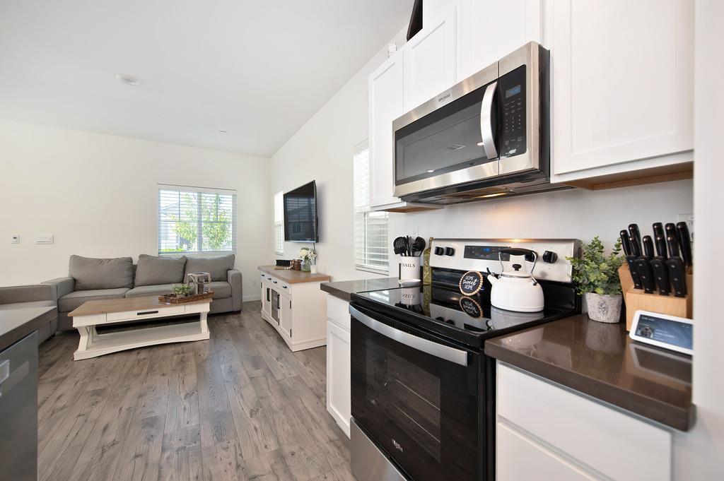 Molino Circle, Roseville, California image 10