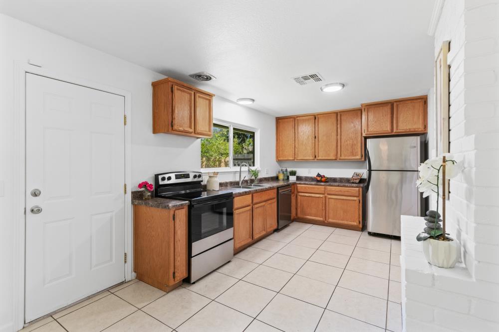 Rumford Avenue, Citrus Heights, California image 18