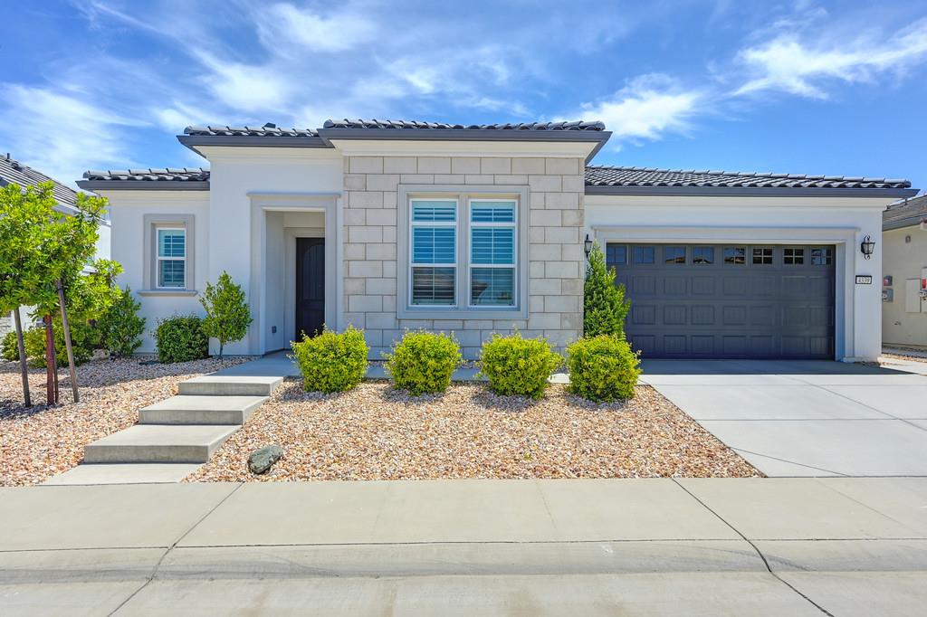 Pacific Wren Way, Folsom, California image 2