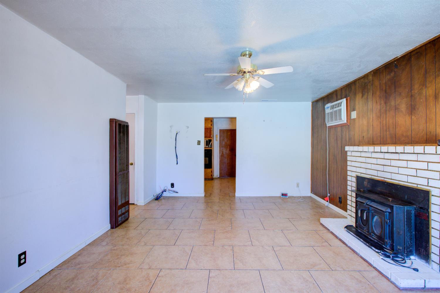 Kingsbury Avenue, Modesto, California image 10