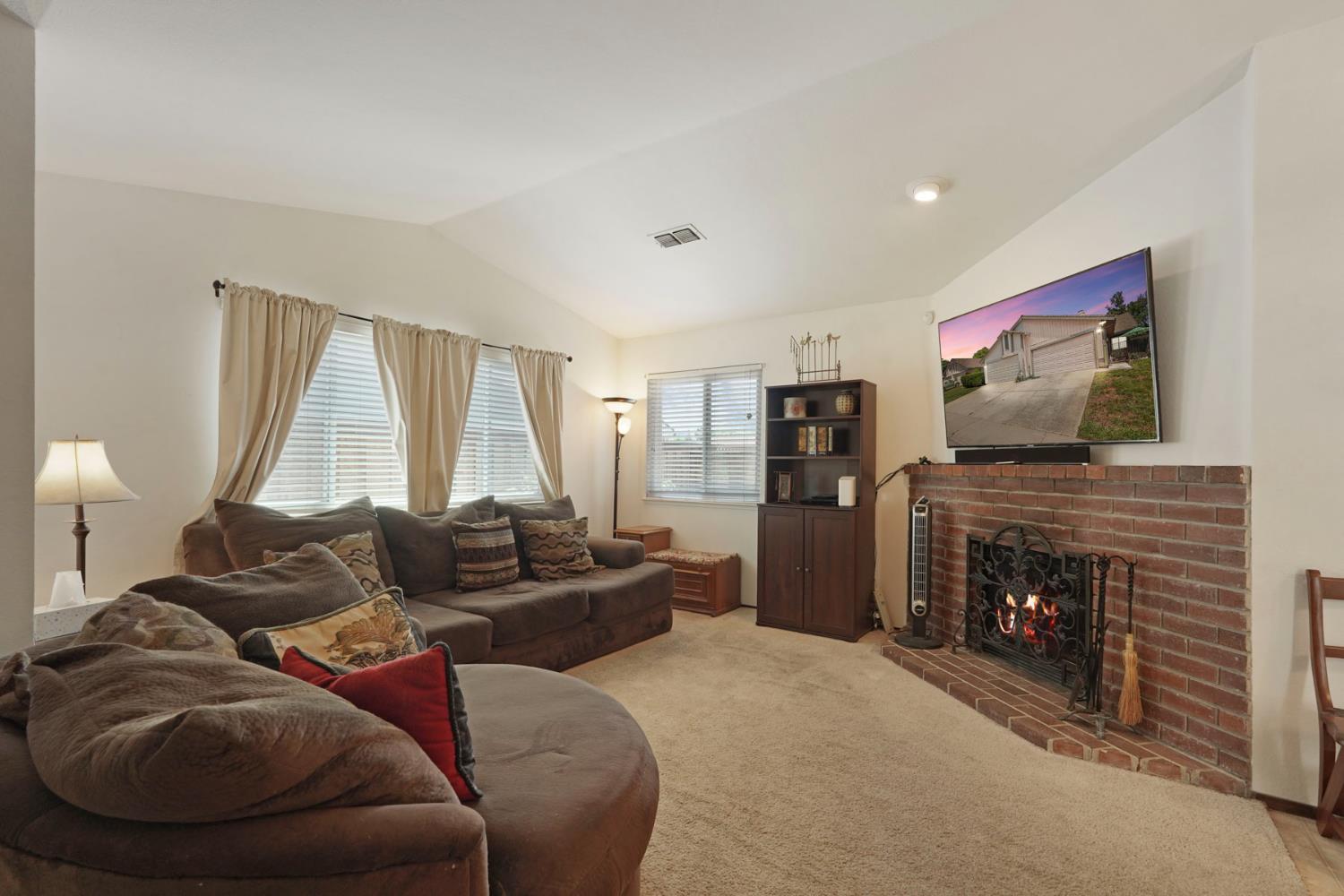 La Luna Court, Citrus Heights, California image 8
