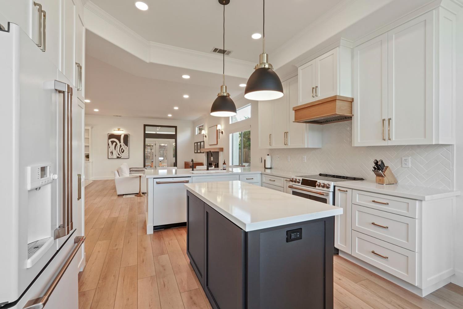 Sweetwood Drive, Lodi, California image 11