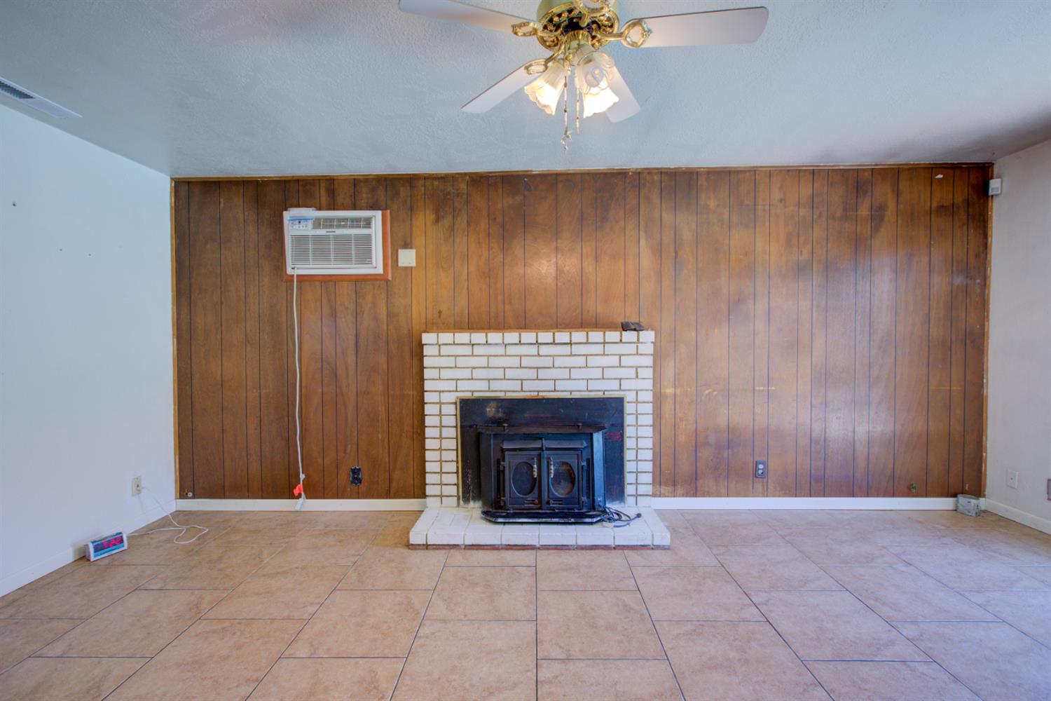 Kingsbury Avenue, Modesto, California image 28