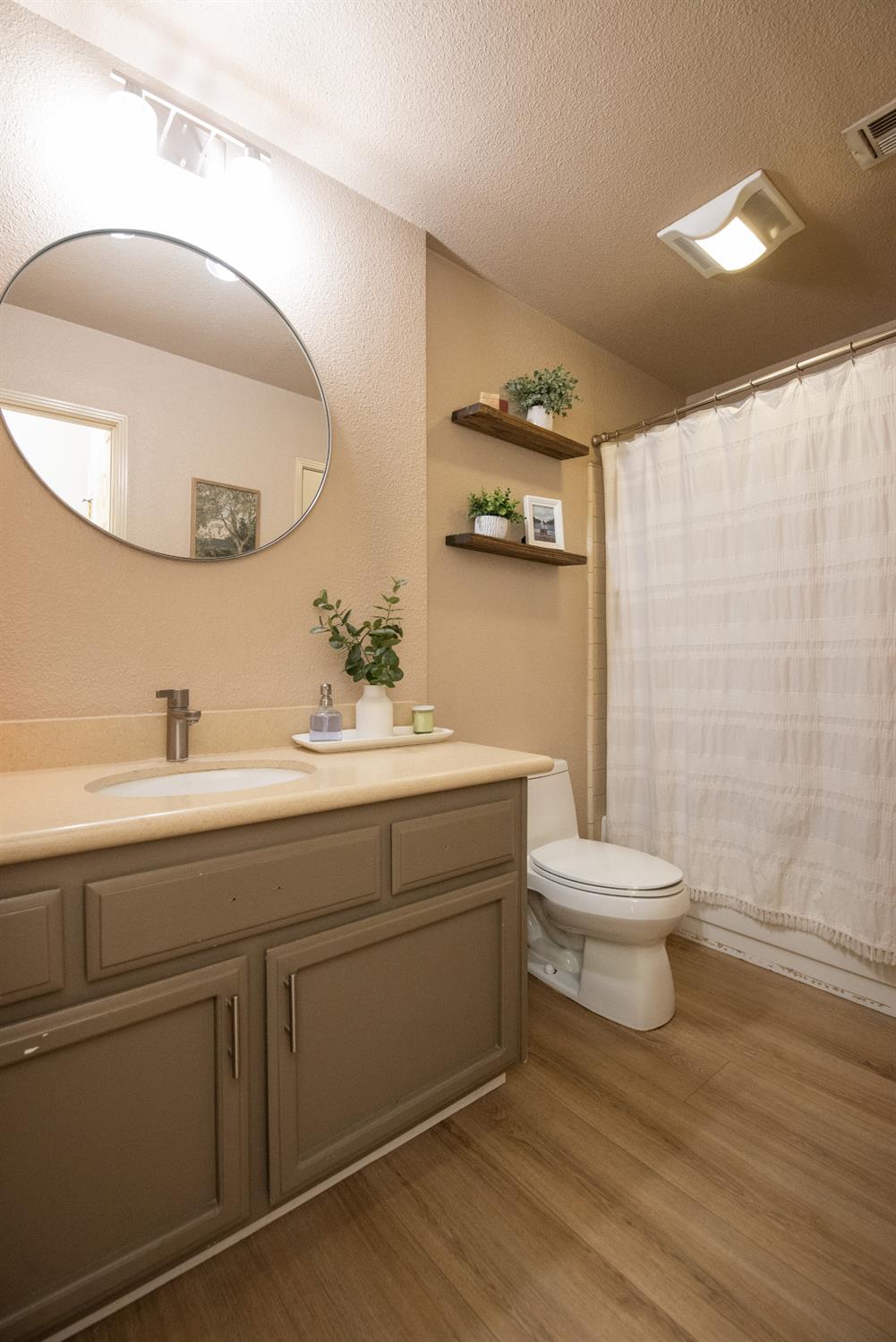 Leveland Lane #C, Modesto, California image 21