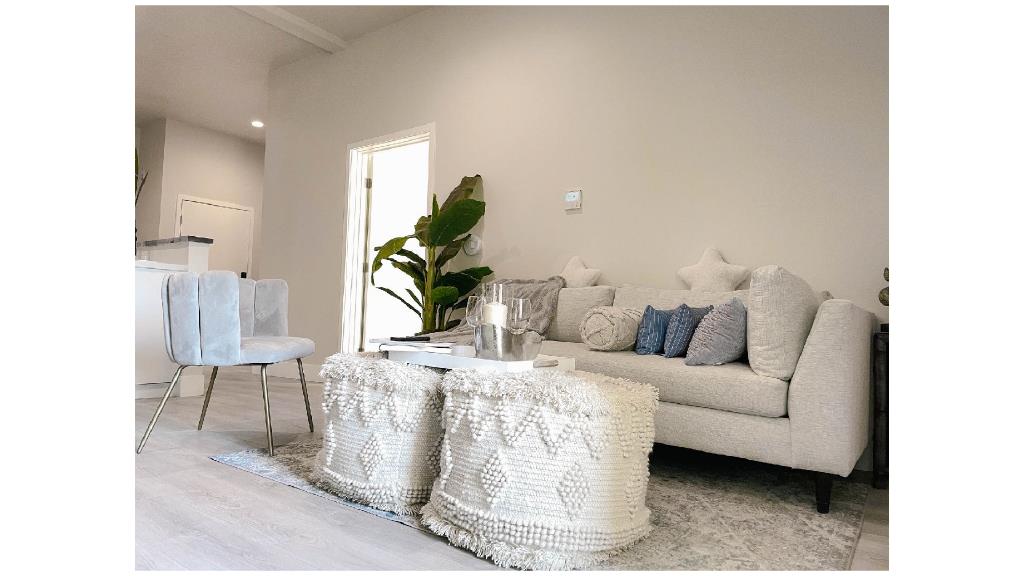 Detail Gallery Image 10 of 27 For 1915 E S St, Sacramento,  CA 95811 - – Beds | – Baths