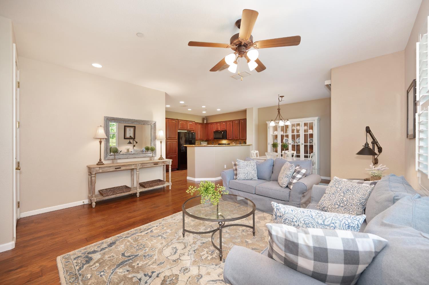 Photo #7: 225067967 Listing: Photo #7