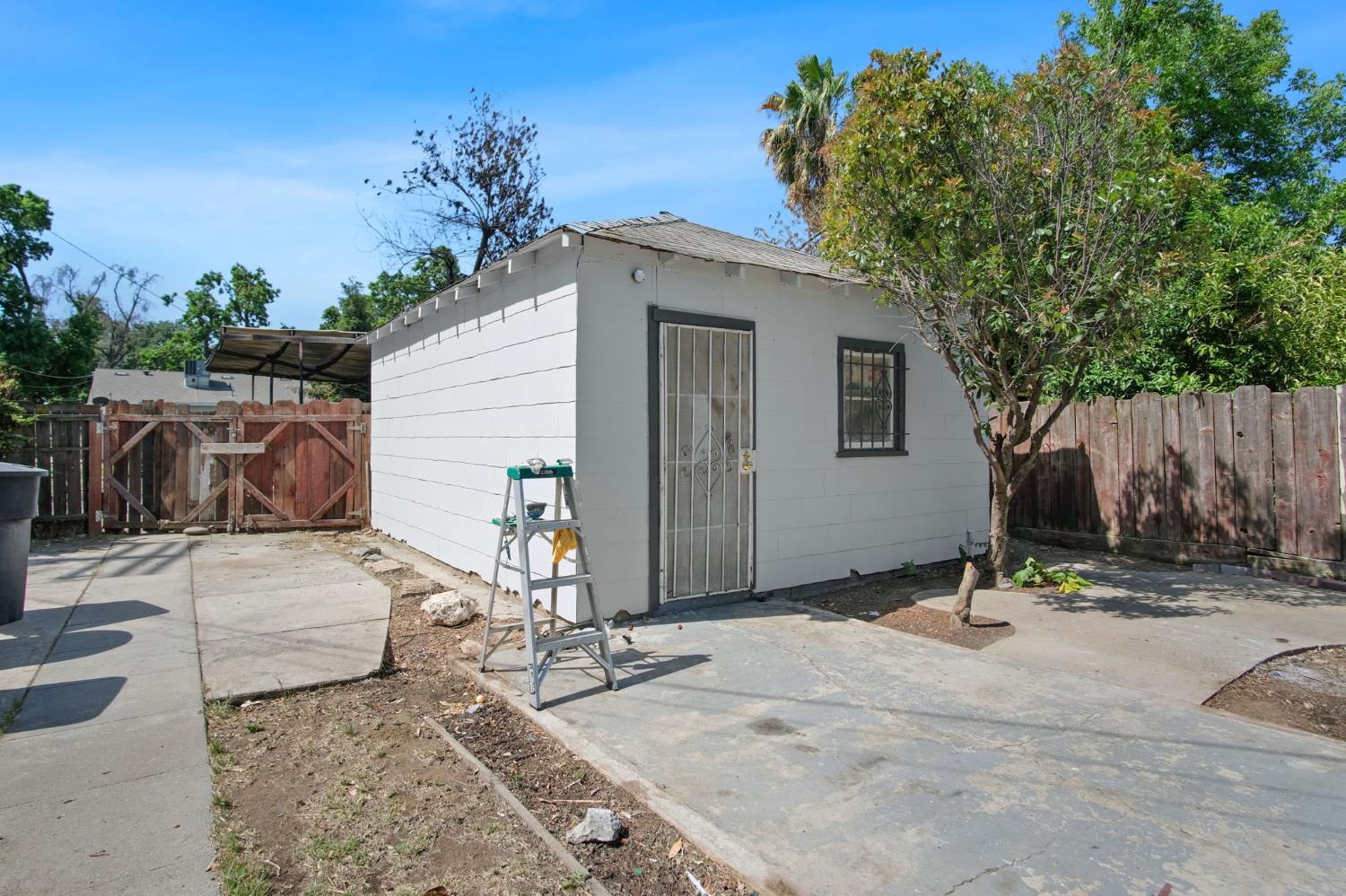Maple Street, Modesto, California image 21
