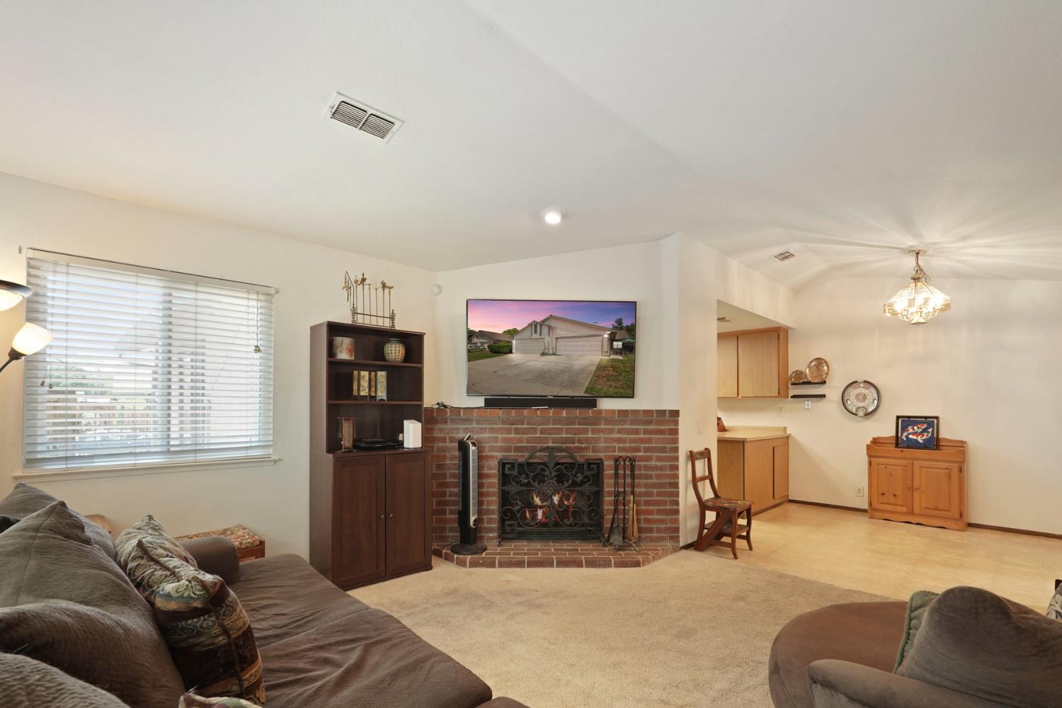 La Luna Court, Citrus Heights, California image 10
