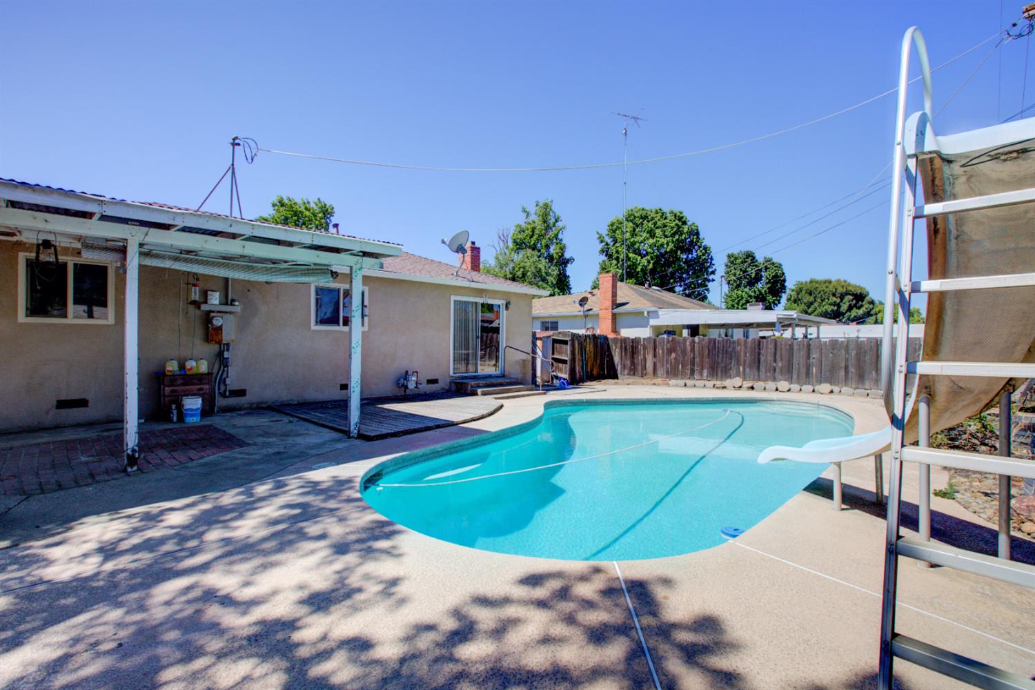 Kingsbury Avenue, Modesto, California image 30