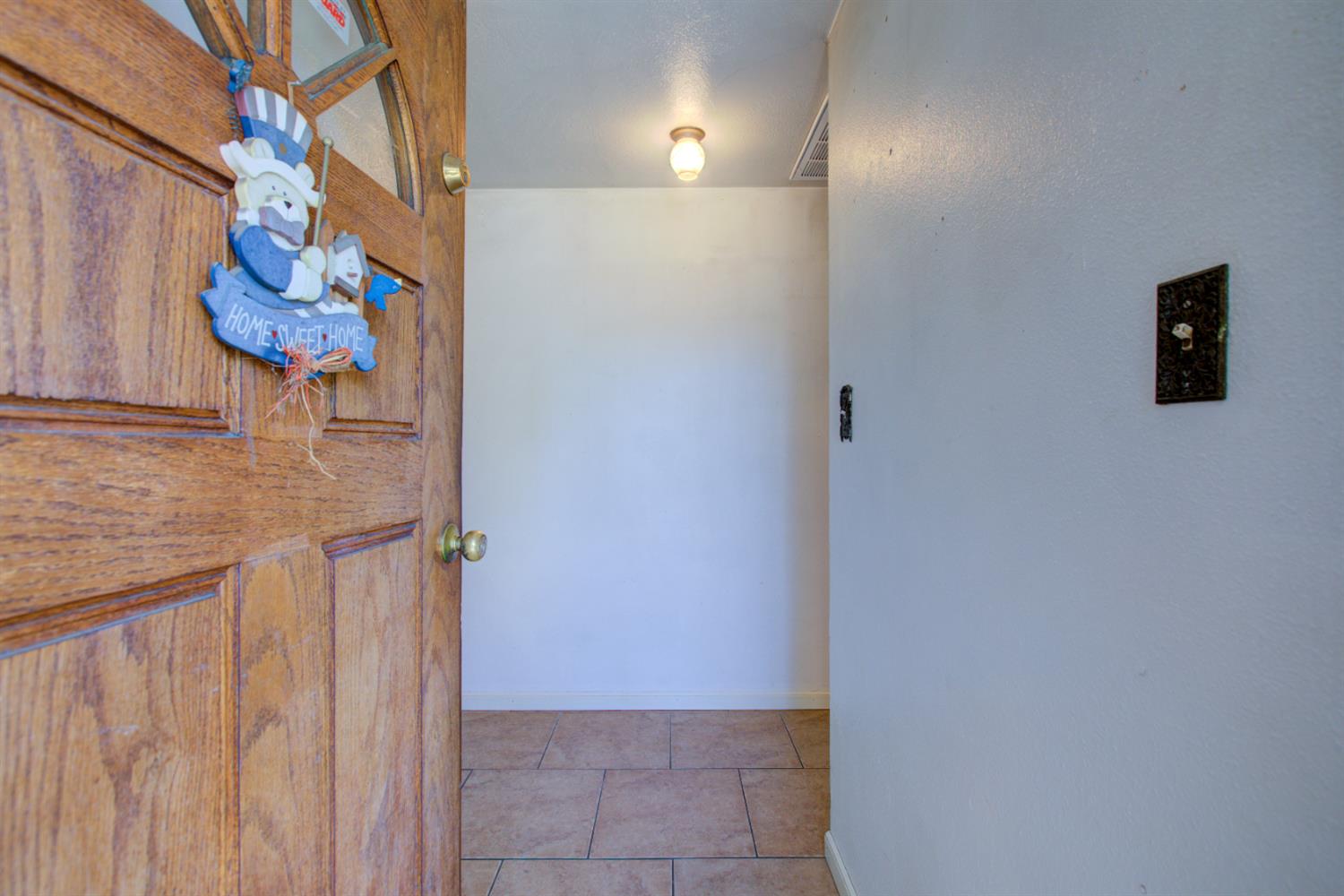 Kingsbury Avenue, Modesto, California image 18