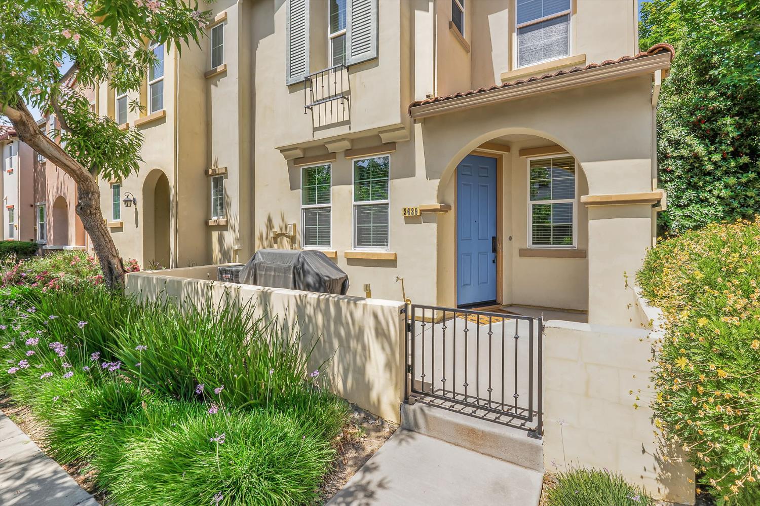 Verona Terrace, Davis, California image 2