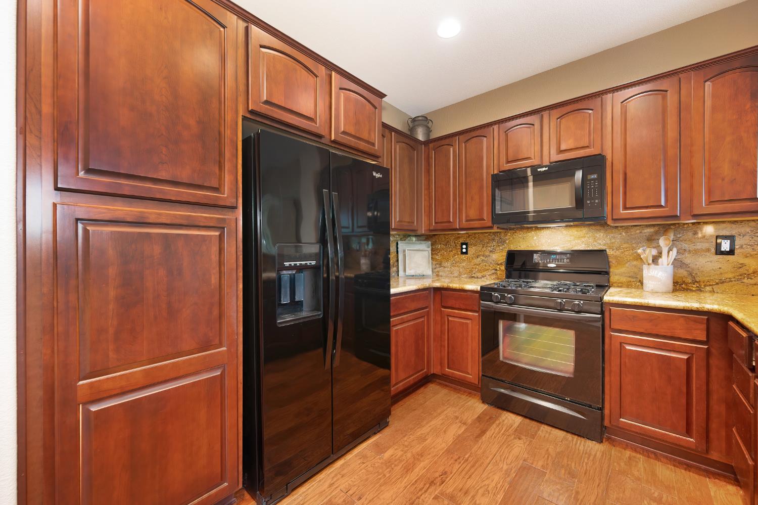 Photo #15: 225067967 Listing: Photo #15