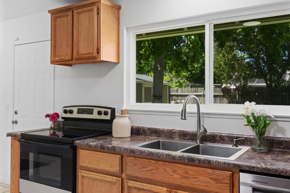 Rumford Avenue, Citrus Heights, California image 15
