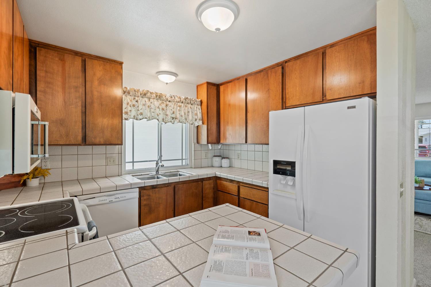 Casa Grande Avenue, Rocklin, California image 8