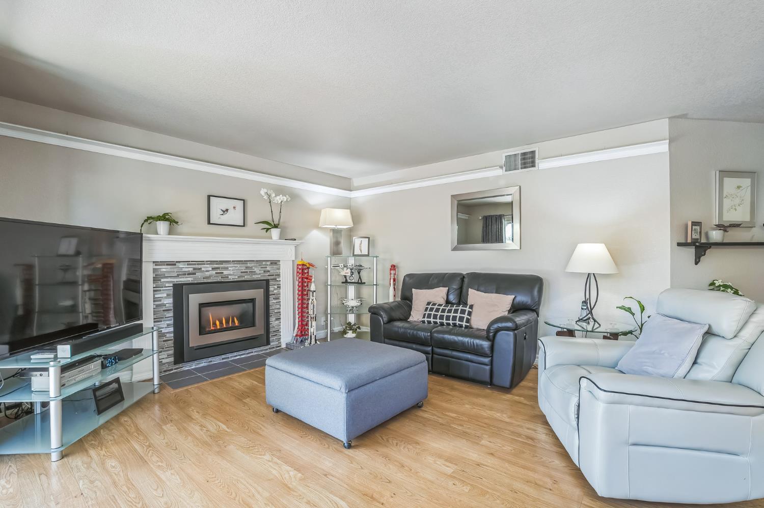 Derbyshire Circle, Sacramento, California image 6