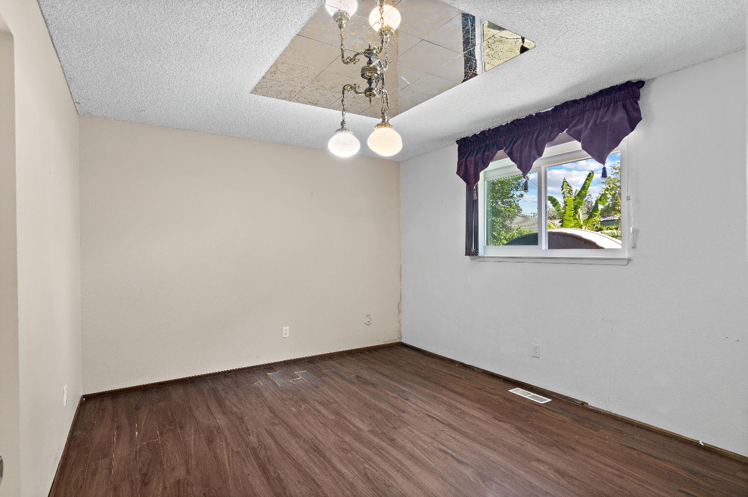 Lisa Court, Modesto, California image 24