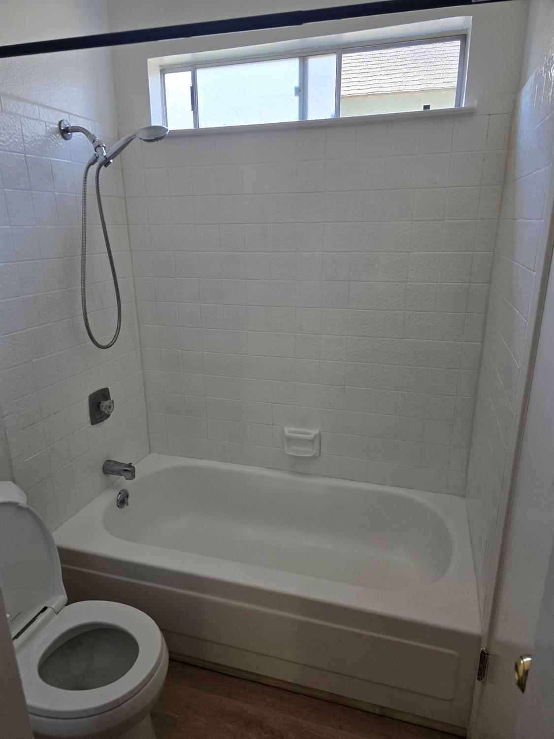Photo #5: 225067383 Listing: Photo #5