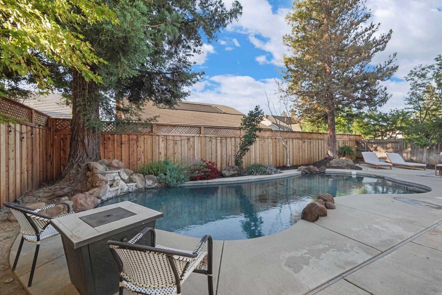 Sweetwood Drive, Lodi, California image 43