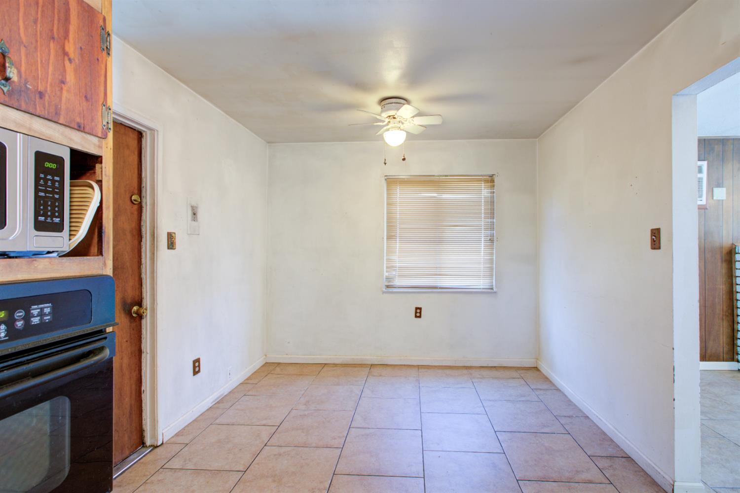 Kingsbury Avenue, Modesto, California image 14