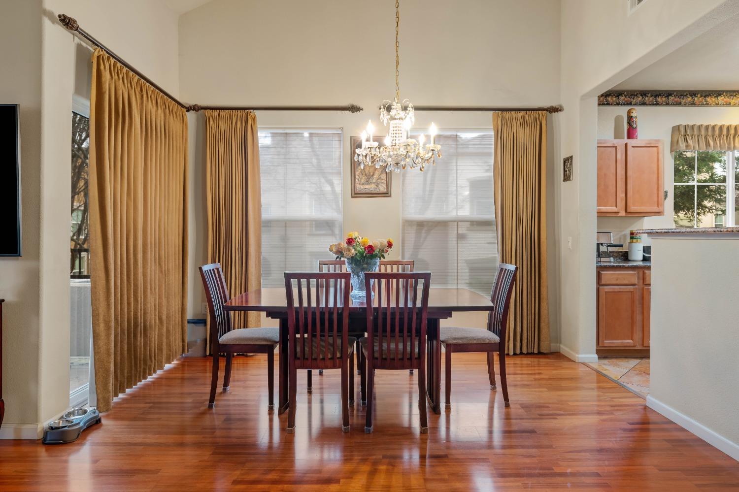 Photo #10: 225068251 Listing: Photo #10