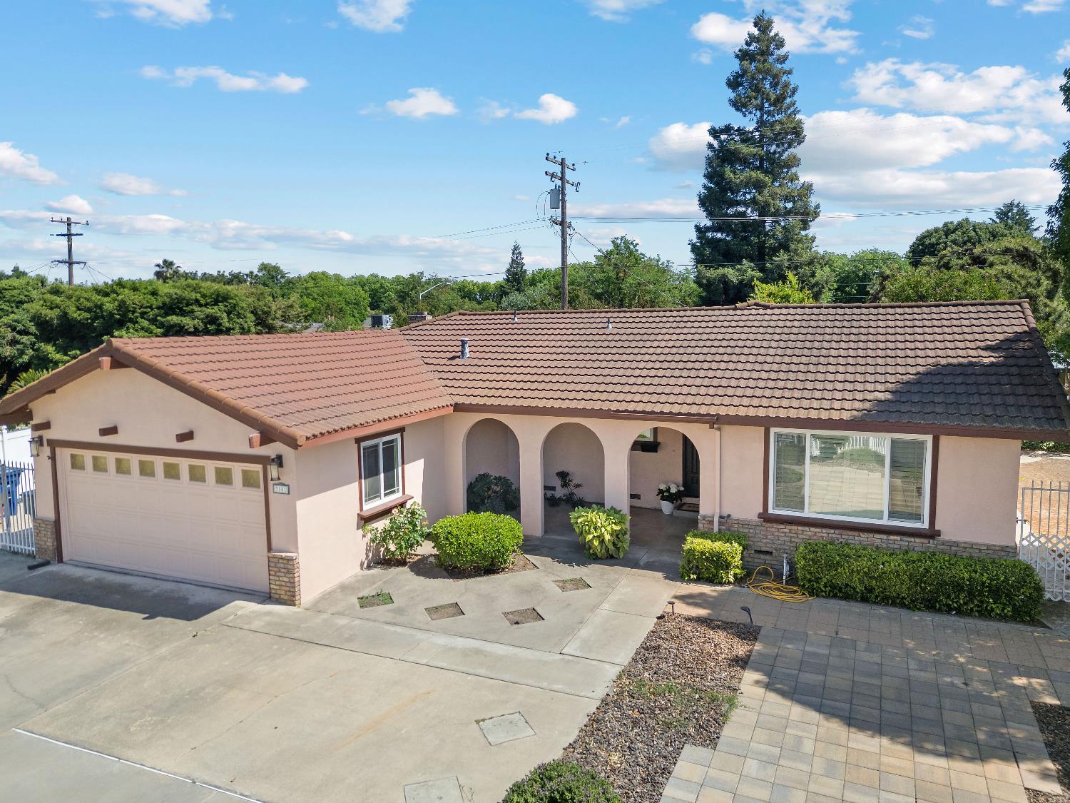 Lisa Court, Modesto, California image 2