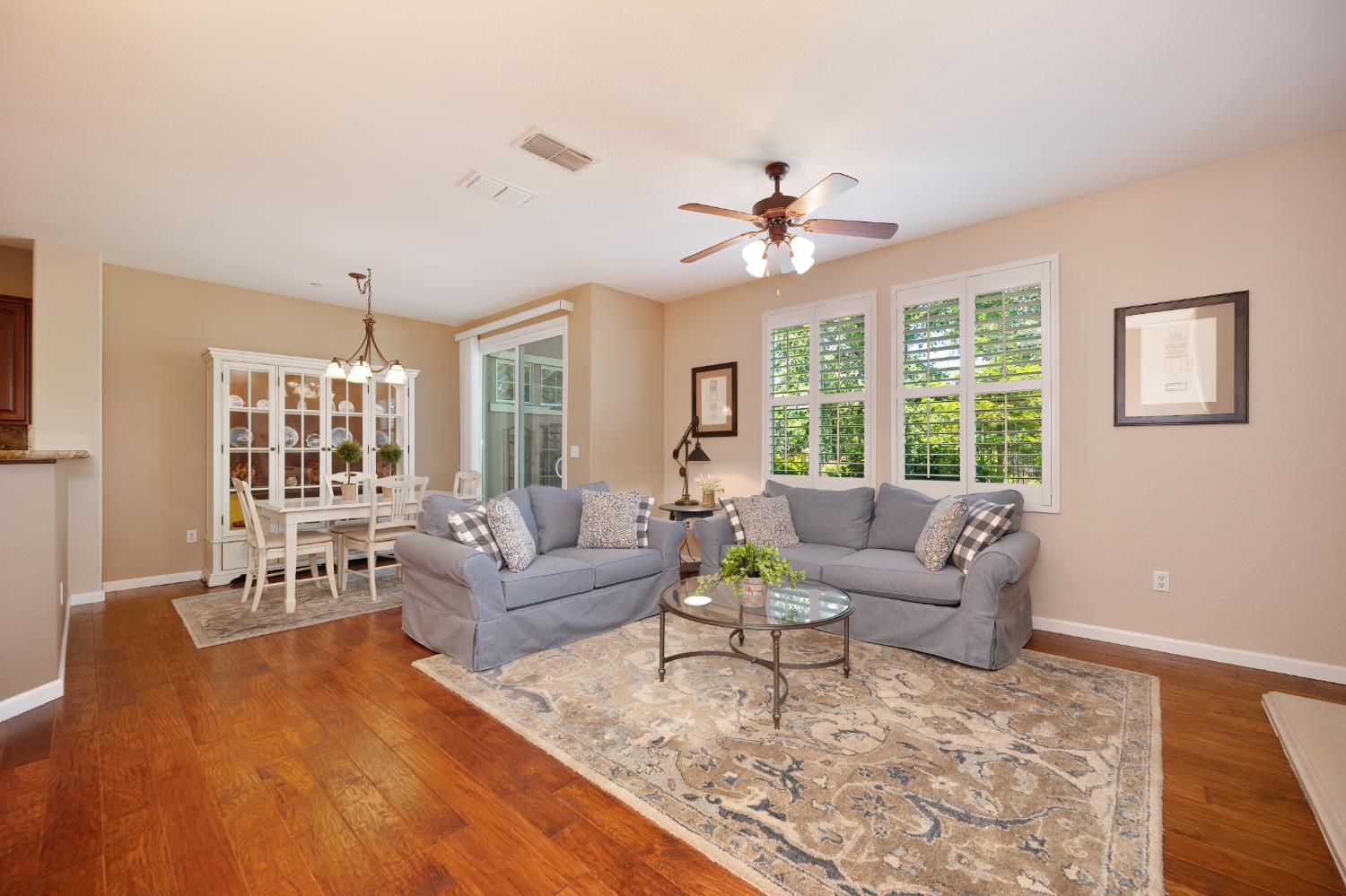 Photo #4: 225067967 Listing: Photo #4