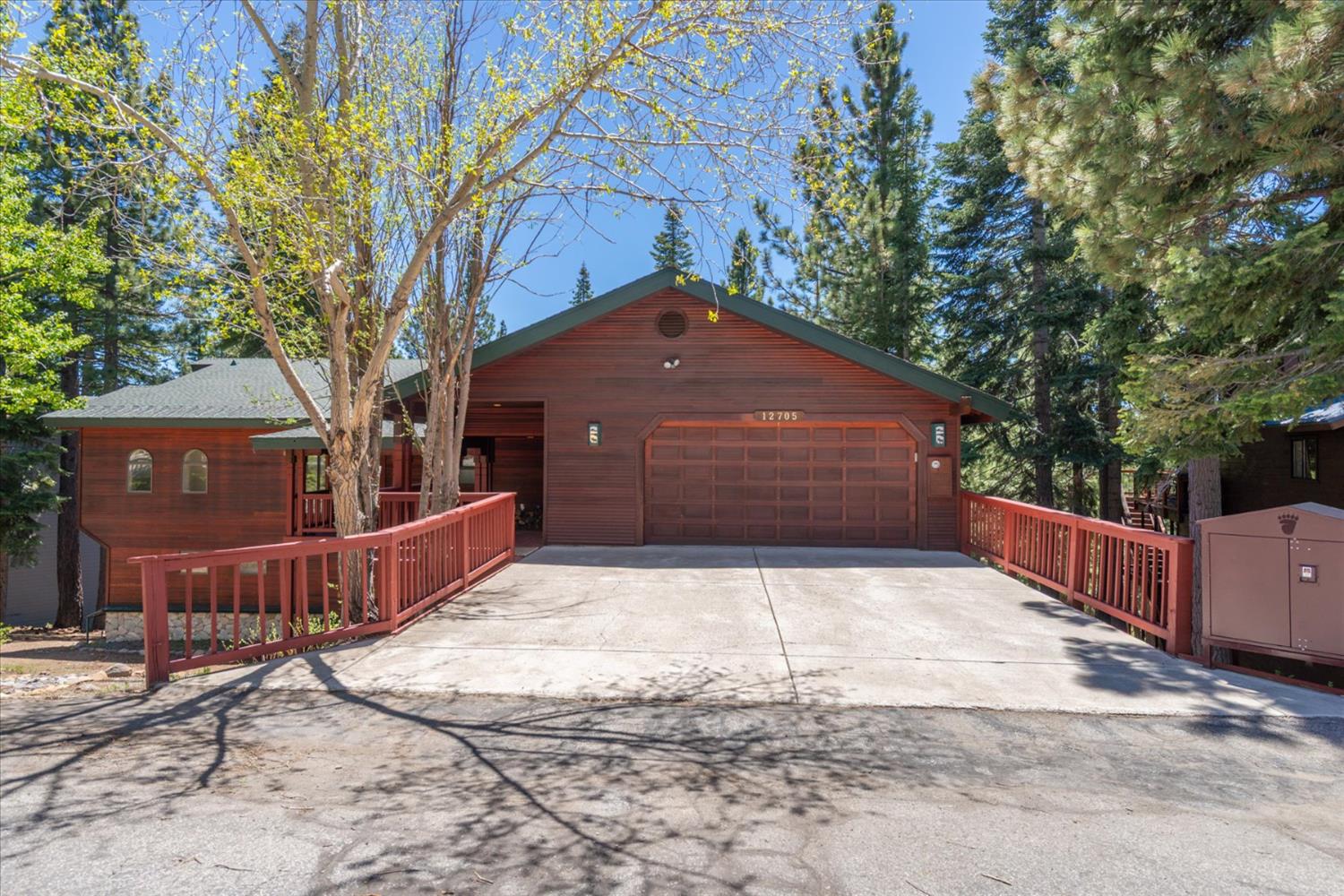 Falcon Point Place, Truckee, California image 2
