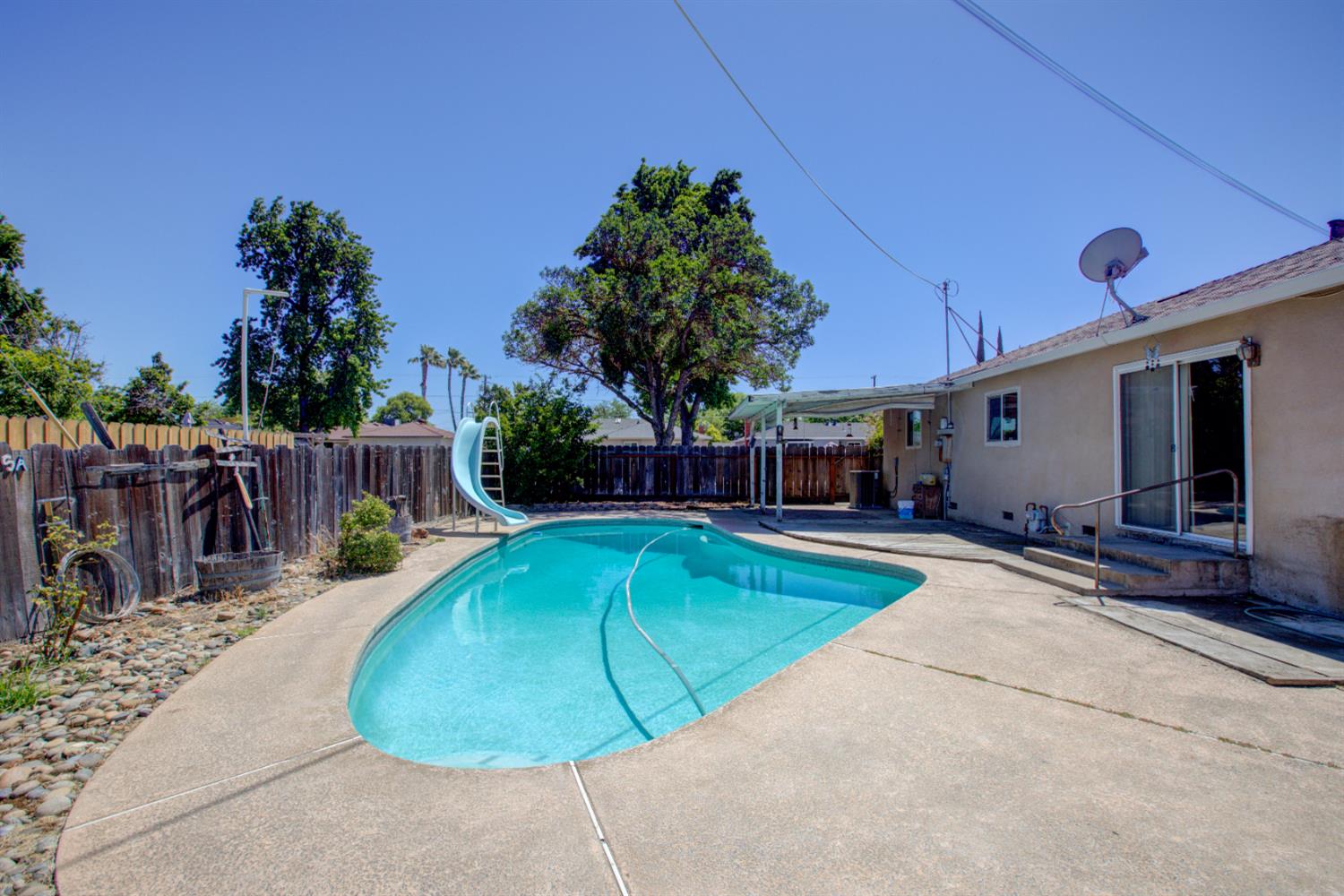 Kingsbury Avenue, Modesto, California image 8