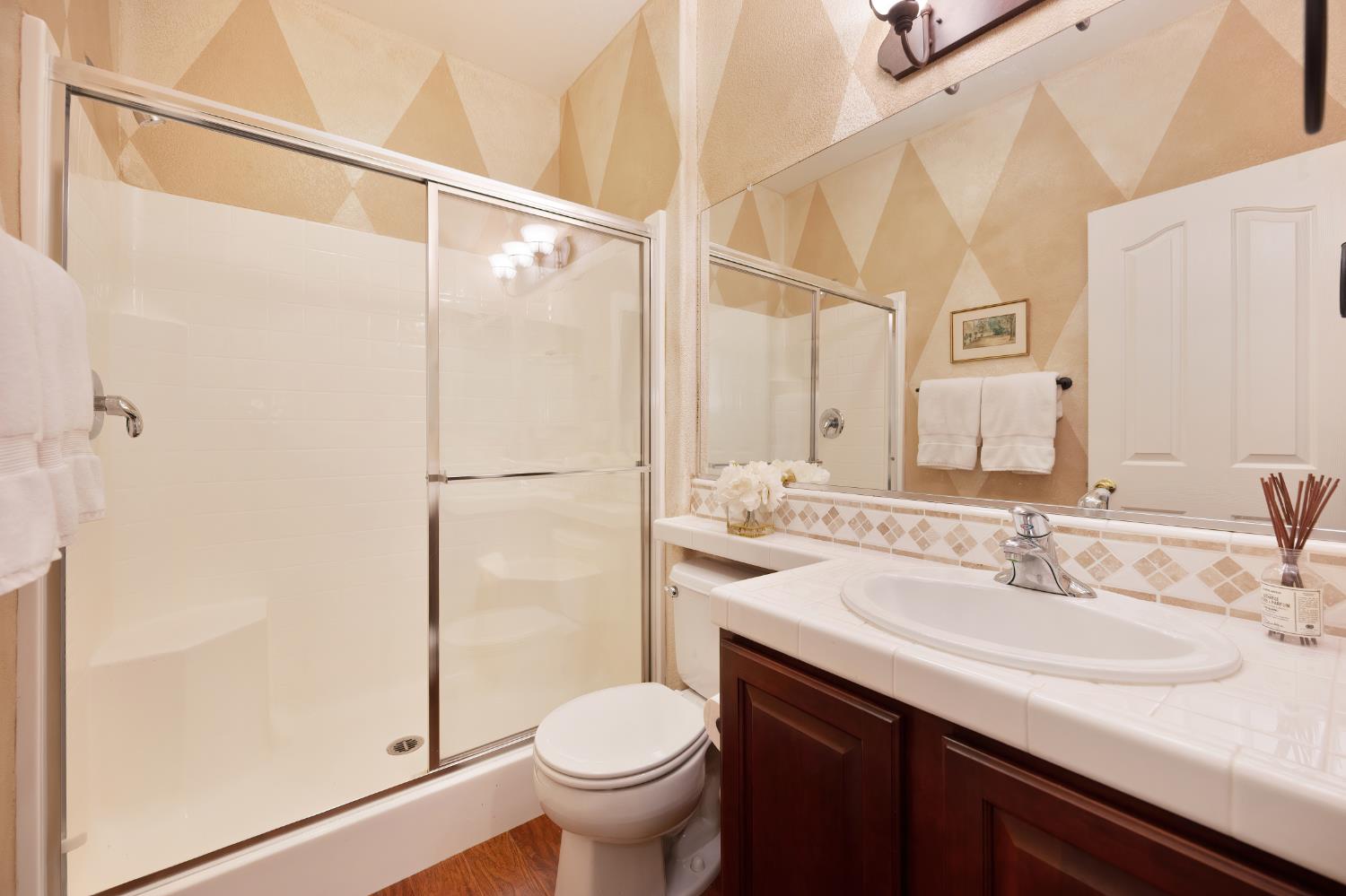Photo #18: 225067967 Listing: Photo #18
