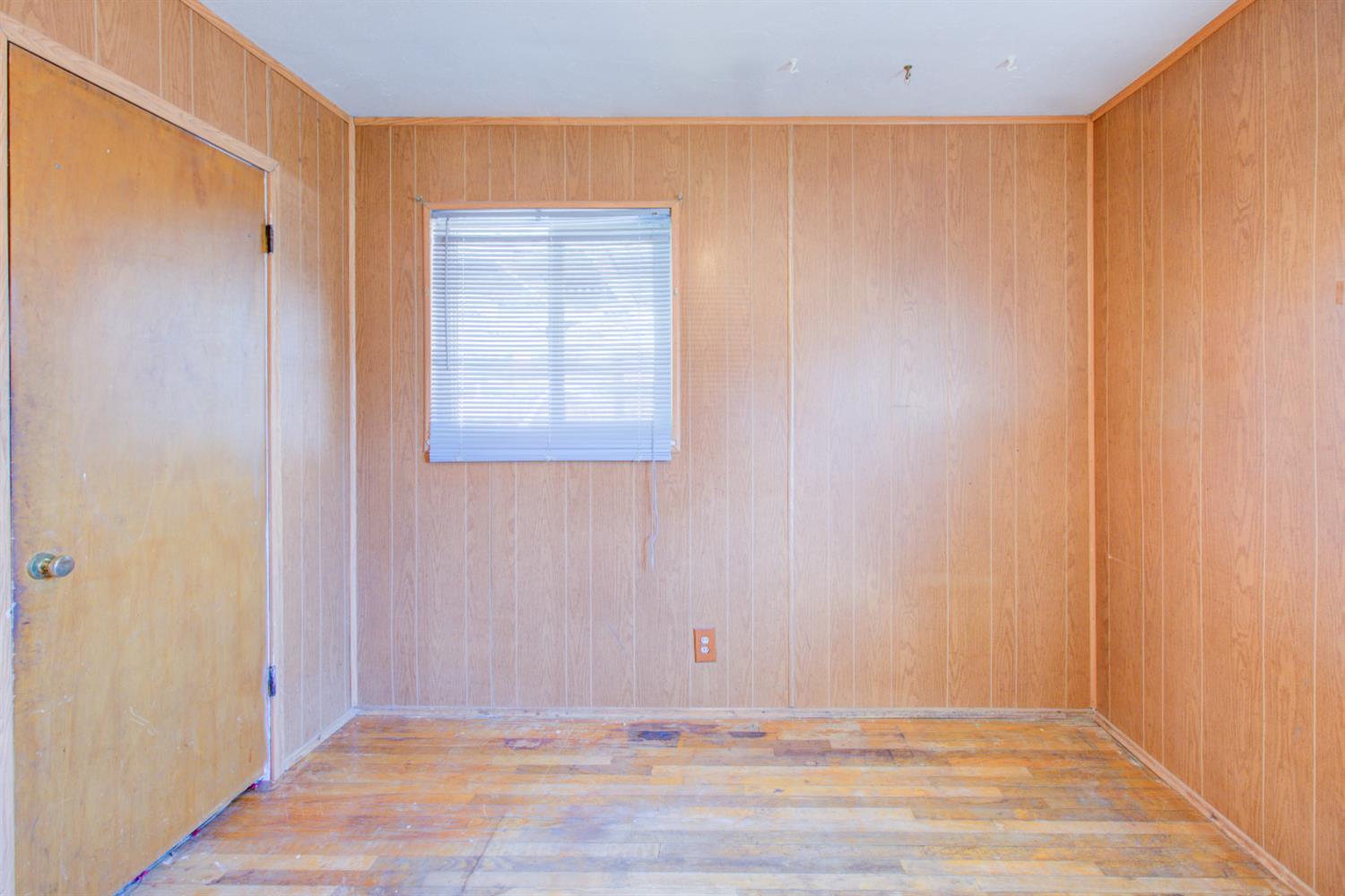 Kingsbury Avenue, Modesto, California image 24