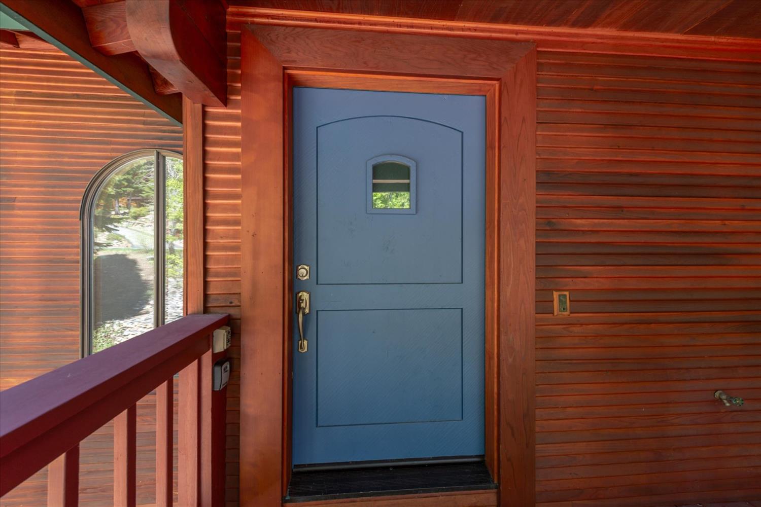 Falcon Point Place, Truckee, California image 13