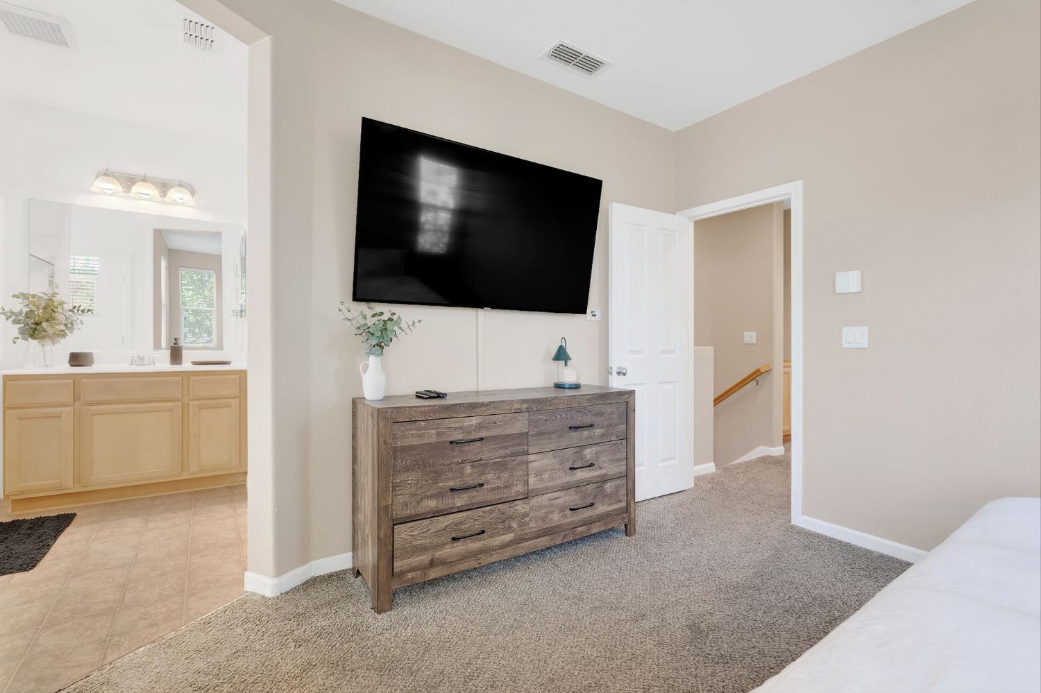 Verona Terrace, Davis, California image 18