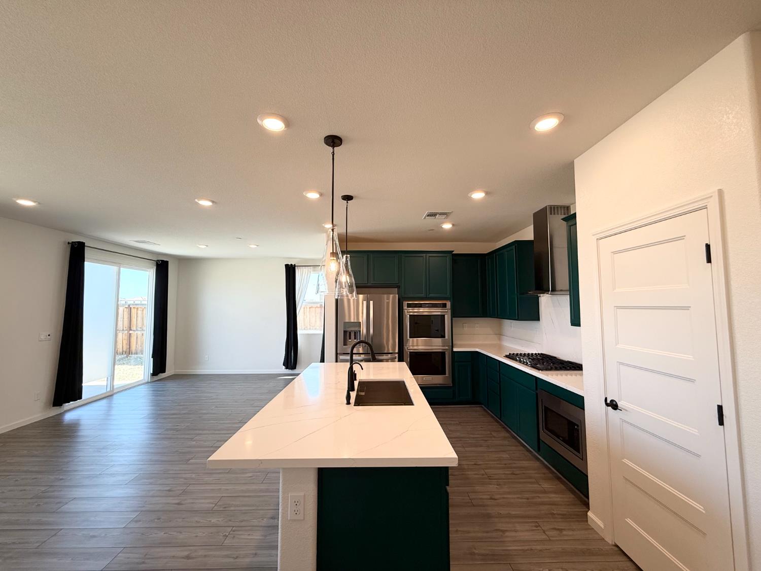 Featherstone Drive, Patterson, California image 11