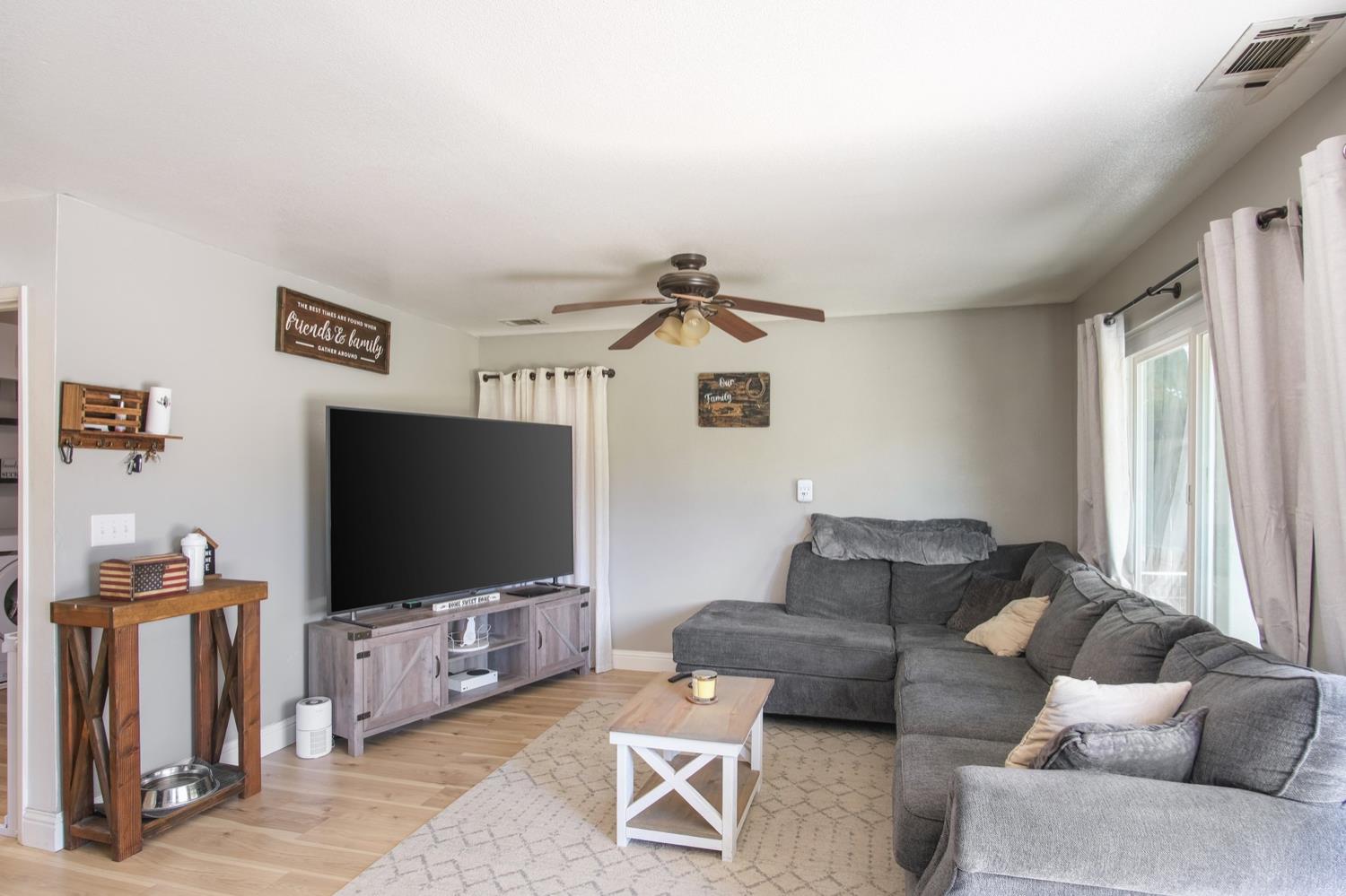 Bradford Court, Delhi, California image 13