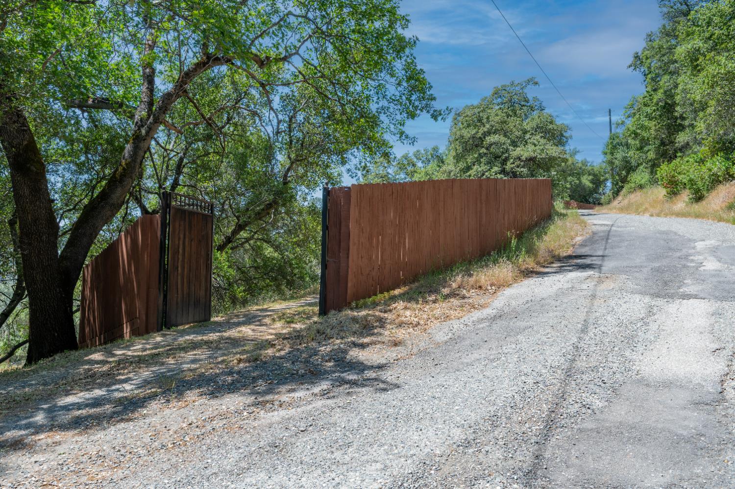 Roving Way, Grass Valley, California image 5