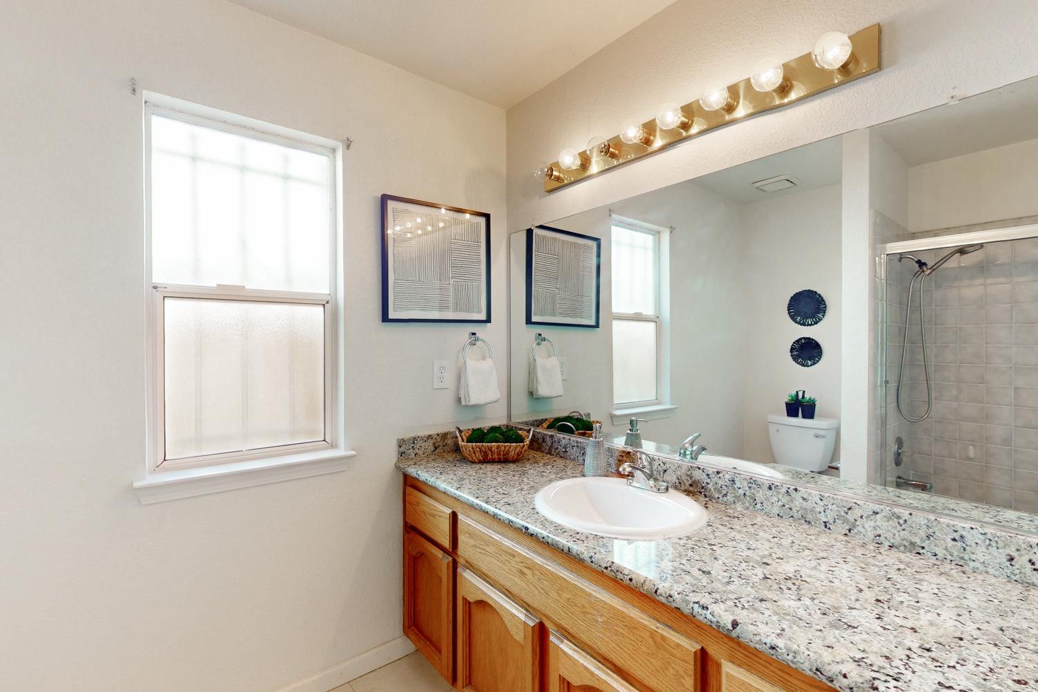 Donald Court, Yuba City, California image 34