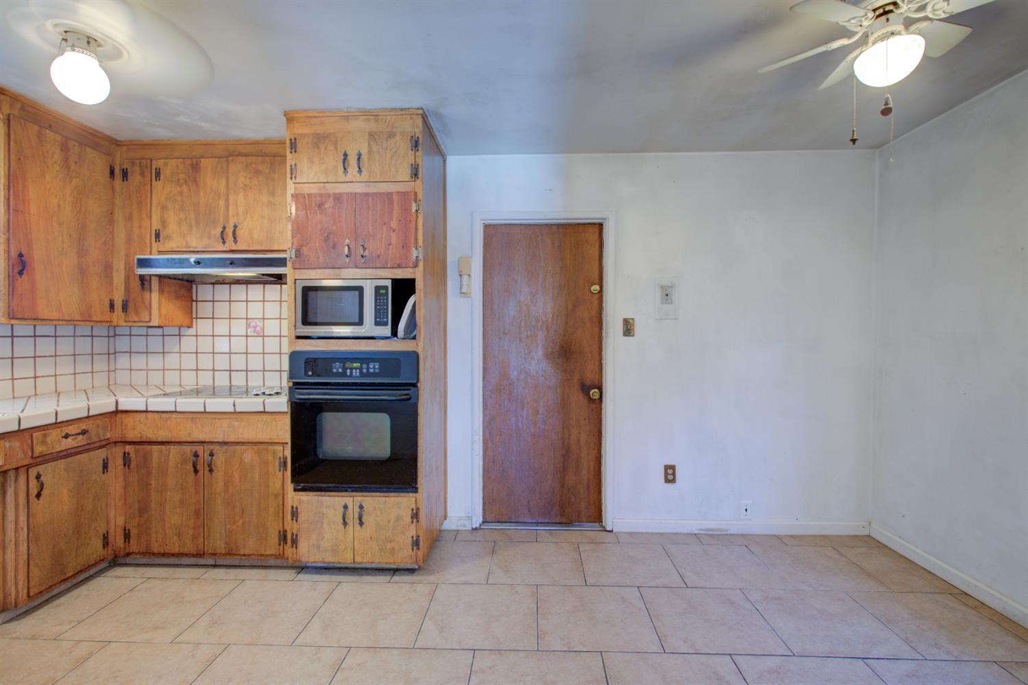 Kingsbury Avenue, Modesto, California image 13