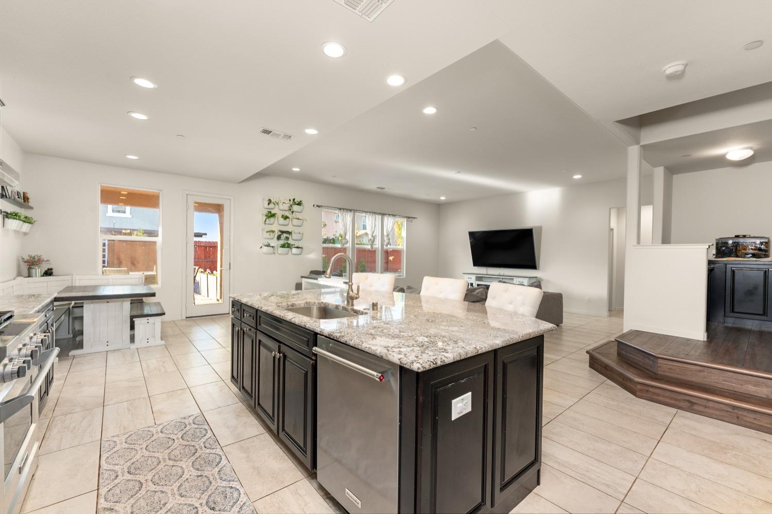 Trinidad Way, Roseville, California image 20