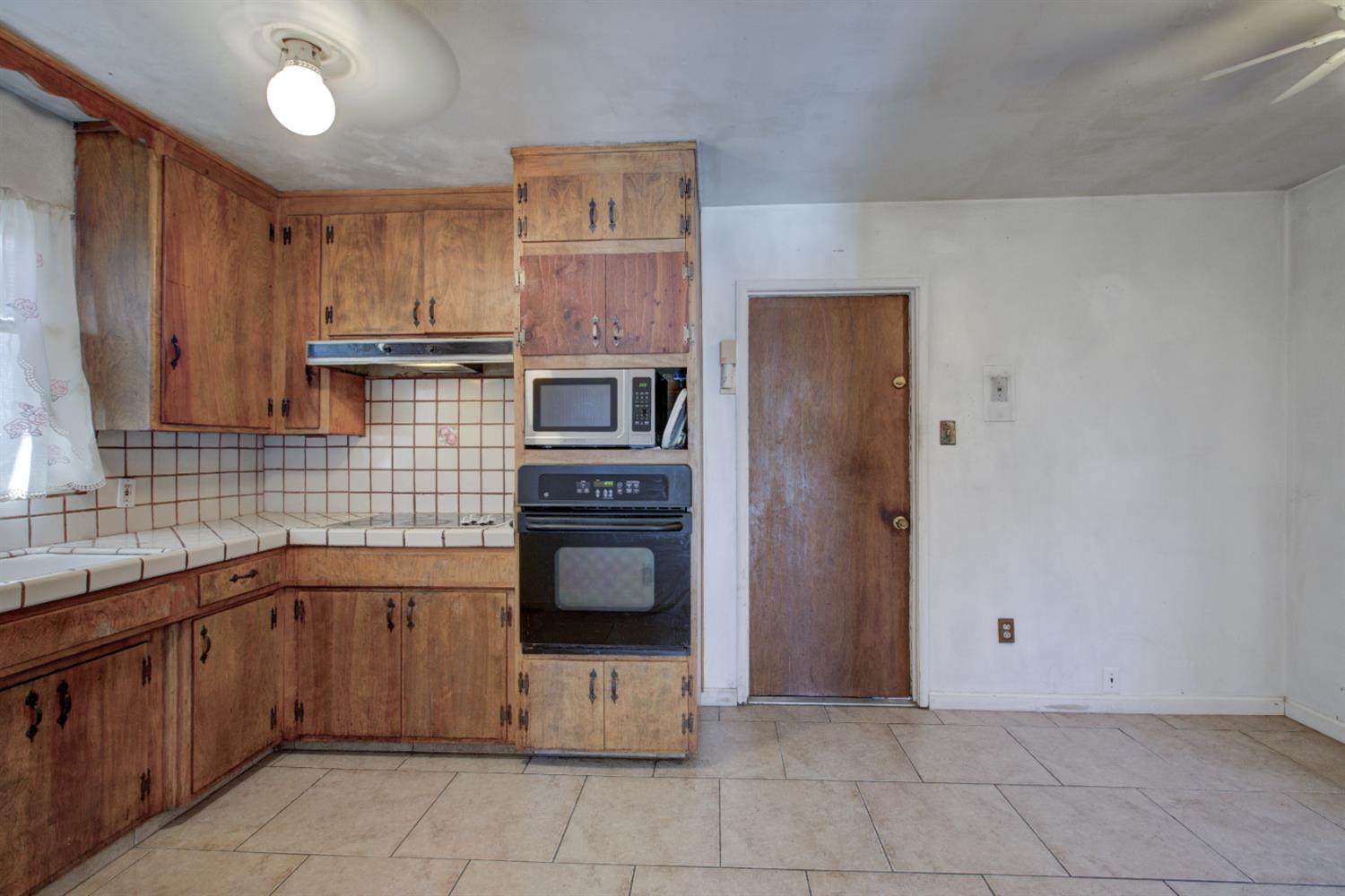 Kingsbury Avenue, Modesto, California image 16