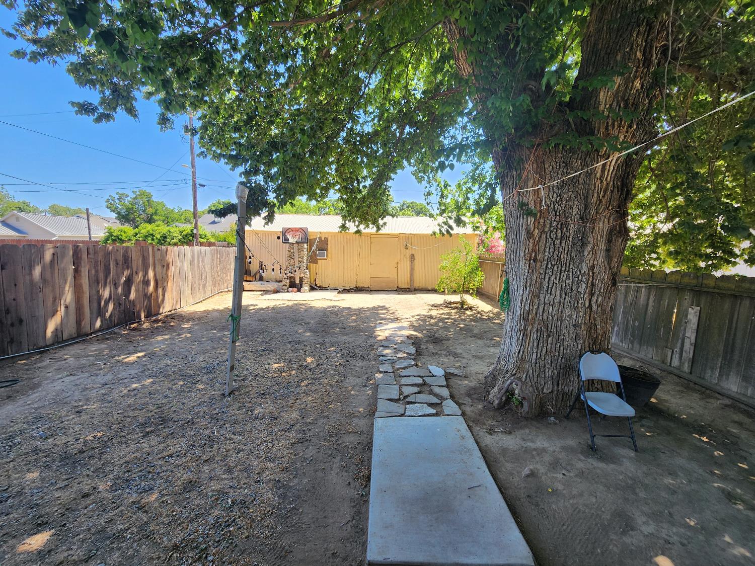 R Street, Newman, California image 24