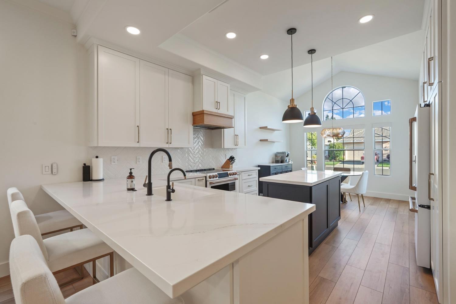 Sweetwood Drive, Lodi, California image 10