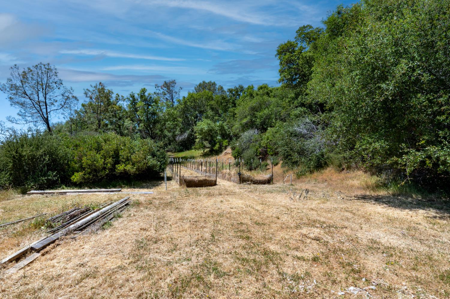 Roving Way, Grass Valley, California image 9