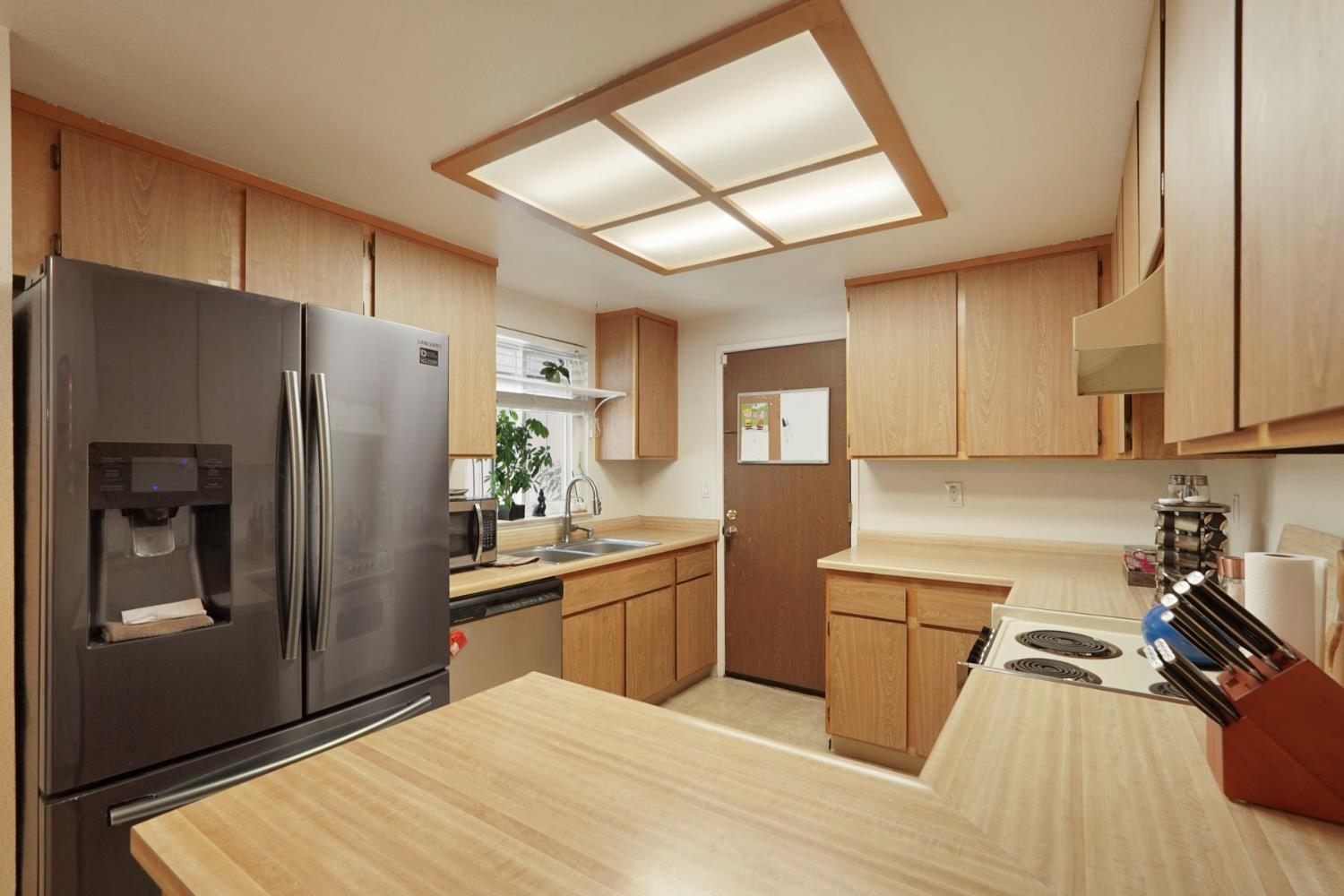 La Luna Court, Citrus Heights, California image 16