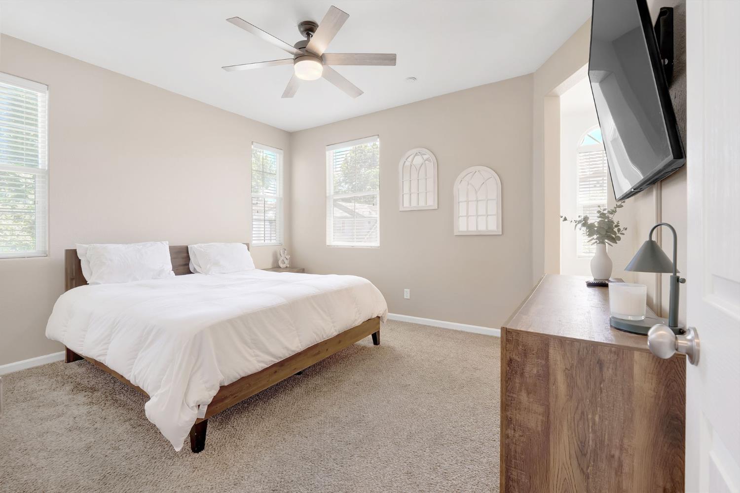 Verona Terrace, Davis, California image 16
